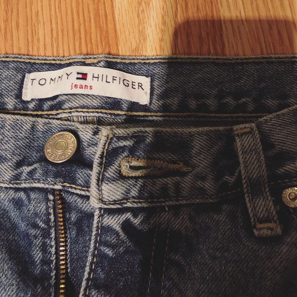 Tommy Hilfiger Shorts - Picture 3 of 4